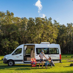 Mighty Deuce Plus Motorhome – 2+1 Berth AU Exterior Driver Side View Mighty Deuce Plus Motorhome – 2+1 Berth AU Exterior Driver Side View