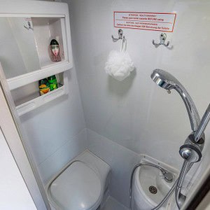 Mighty Deuce Plus Motorhome – 2+1 Berth AU Interior Bathroom Shower Mighty Deuce Plus Motorhome – 2+1 Berth AU Interior Bathroom Shower