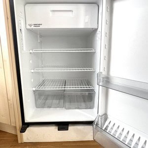 Jucy Chilld Big Kahuna 6 Berth NZ Interior Refrigerator Internal Shelves Jucy Chilld Big Kahuna 6 Berth NZ Interior Refrigerator Internal Shelves