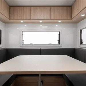 Apollo Euro Deluxe Motorhome – 6 Berth Dinnette
