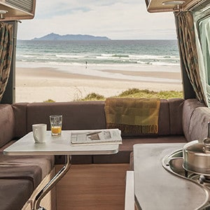 maui-ultima-plus-3-berth-motorhome-lounge-daytime