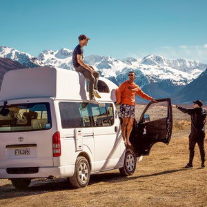 Lucky Rover High Top Campervan 4 Berth – NZ Group Mountain Adventure