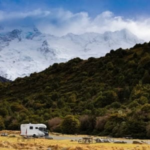 DNZ Deluxe Island Bed – 4 Berth Exterior 3