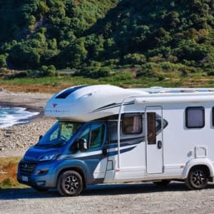 DNZ Deluxe Island Bed – 4 Berth Exterior 5