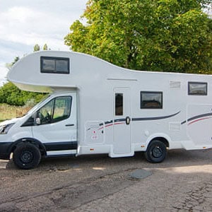 Britz Navigator Motorhome – 5 Berth-Luton_Exterior01