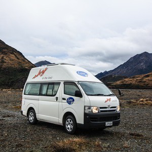 EC Hitop – 3 Berth – NZ Driver Side View