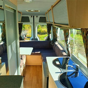 CO Motorhome – 3 Berth-kitchen