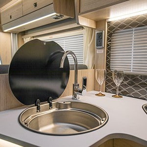 dnz-f74-motorhome-4-berth-sink