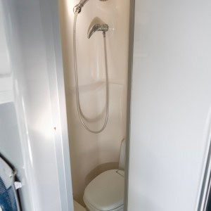 SUS Motorhome – 3 Berth Bathroom