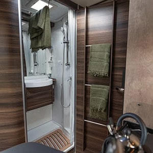Britz Wanderer Motorhome – 4 Berth-bathroom (2)
