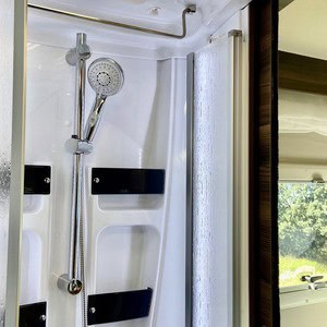Britz Odyssey 4 Berth NZ Rear Island Bed Layout 10 Shower
