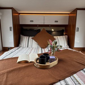 Britz Odyssey 4 Berth NZ Rear Island Bed Layout 15 Rear Island Bed 3