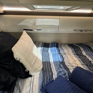 Britz Odyssey 4 Berth NZ Rear Transverse East West Bed Layout 04 East West Bed 3