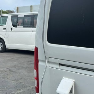 SUC Self-Contained C]ampervan – 4 Berth, 3 Seater Exterior