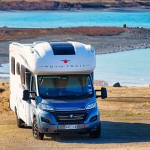 DNZ Deluxe Motorhome – 6 Berth Exterior