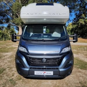 DNZ Deluxe Motorhome – 6 Berth Front View