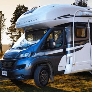 DNZ Deluxe Motorhome – 6 Berth – Exterior side view