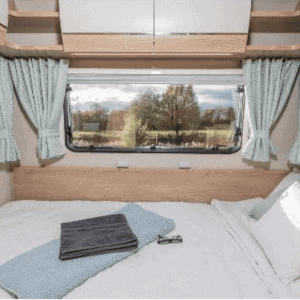 DNZ Deluxe Motorhome – 6 Berth – Interior Bed