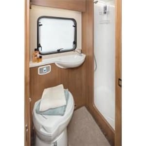DNZ Deluxe S_T Motorhome – 6 Berth Bathroom