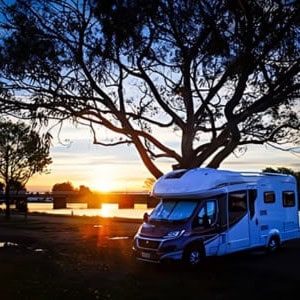 DNZ Deluxe S_T Motorhome – 6 Berth Exterior
