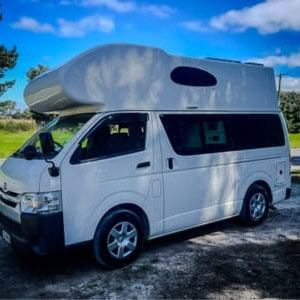 KO Cosy Cruiser – 2 Berth Side View
