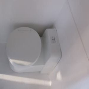 Kiwi Hitop ST – 2 Berth Toilet