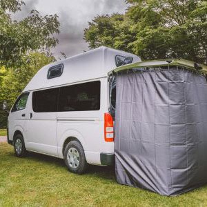 cpl-trio-campervan-3-berth-nz-exterior-shower