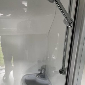 KO Hitop – 2 Berth NZ Interior Shower And Basin