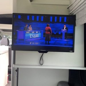 KO Hitop – 2 Berth NZ Interior Television
