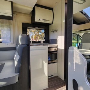 KWR Luxury – 4 Berth – NZ Kitchen Stovetop Sink 2