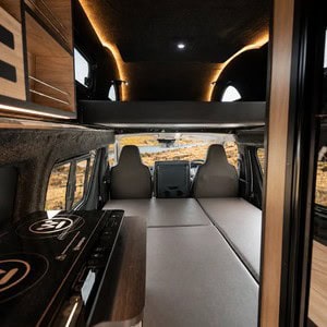 VB Hitop ST – 3 Berth NZ Interior Lower Bed Layout