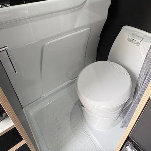 WKC OR Bathroom Toilet 4